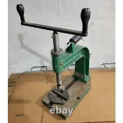 Manual Precision Desktop Hand Tapping Machine Green Cast Iron Metal Working