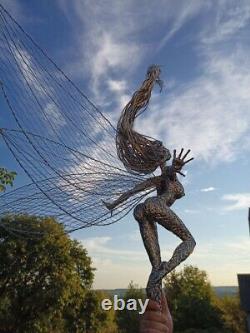 Stainless steel wire sculpture