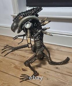 18 Alien Scrap Métal Sculpture De Style Industriel Pièces De Moteur Et Autres Composants