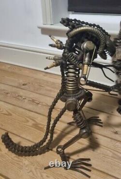 18 Alien Scrap Métal Sculpture De Style Industriel Pièces De Moteur Et Autres Composants