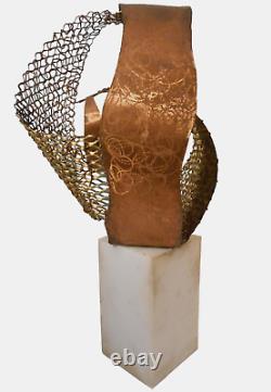 Irmgard Mahler Brutalist Unsgnd Tableau de sculpture abstrait en cuivre gravé / maille métallique.
