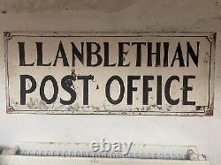 Panneau original de la poste de Llanblethian Cowbridge au Pays de Galles en métal