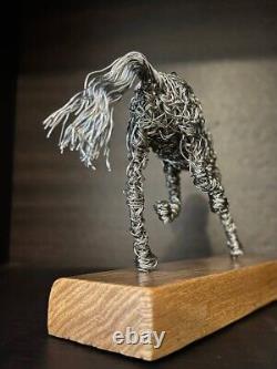 Sculpture Artisanale D'un Cheval En Fil De Fer