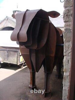 Sculpture De Taureau Hereford Très Grande En Acier