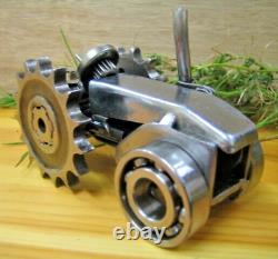 Sculpture d'art en métal de ferraille du modèle de tracteur John Deere Ford Massey Ferguson Claas #1