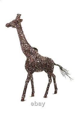 Sculpture de girafe Magnifiquement artisanale en métal couleur bronze ciselé en filigrane