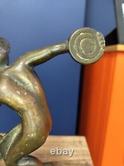 Sculpture figurine en bronze vintage du lanceur de disque masculin olympique, paire d'ornements en très bon état (VGC)