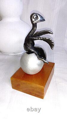 Sculpture originale signée Burke Rutherford, œuf d'oiseau en métal fissuré / Vintage