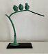 Toyo Corée Bronze Sculpture De 3 Oiseaux Sur Une Branche Sur La Base Bois 17,5 Haute