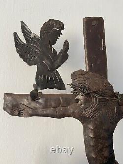 Une Sculpture D'art Contemporain Julio Galand, Crucifixion Indigène 65cm Signée