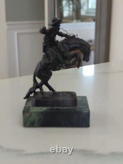 Vintage Frederic Remington Bronze Sculpture Cowboy Sur Cheval Figurine Statue